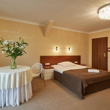 Hotel Melodia *** Buk (Greater Poland) Exterior foto