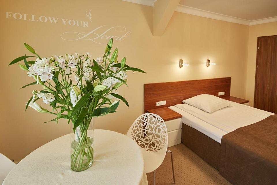 Hotel Melodia *** Buk (Greater Poland) Exterior foto